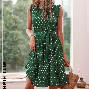 Polka Dot Ruffle Trim Pleated Hem
Belted Dress
Green / XL(12) SHEIN